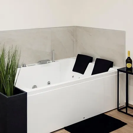 Rehouse - Luxury W Jacuzzi * Molfetta