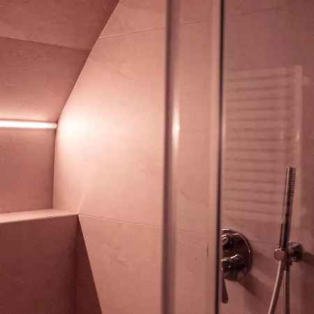 Rehouse - Luxury W Jacuzzi 度假居