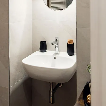 Rehouse - Luxury W Jacuzzi