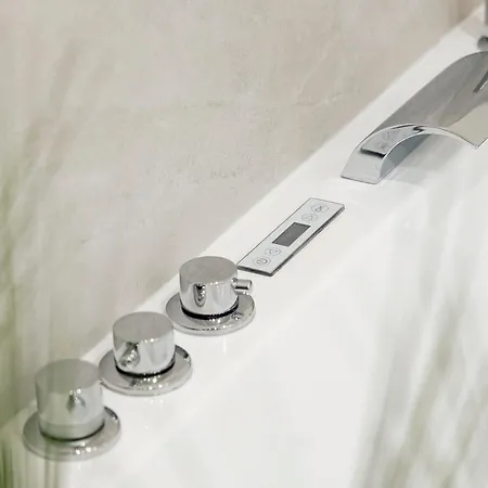 Rehouse - Luxury W Jacuzzi * 莫尔费塔