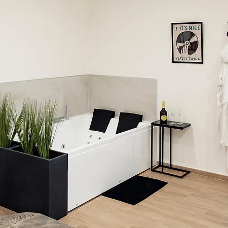 度假居 Rehouse - Luxury W Jacuzzi