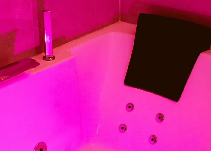 Rehouse - Luxury W Jacuzzi Tatil Evi Molfetta
