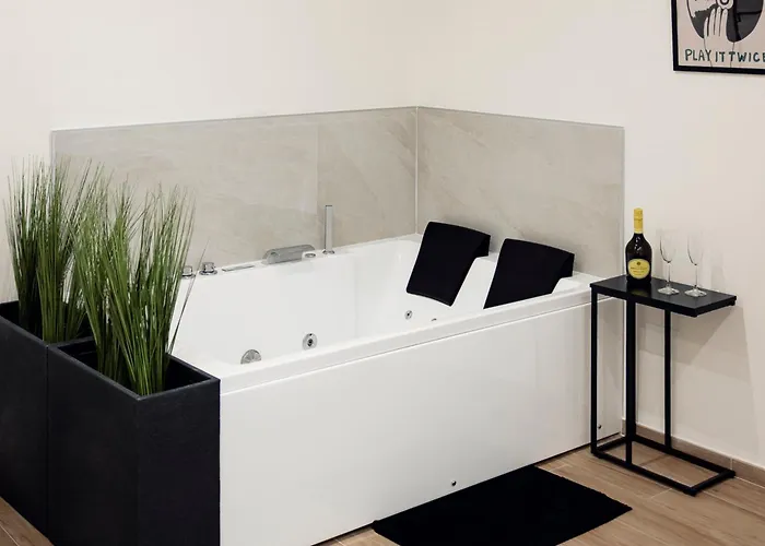 Rehouse - Luxury W Jacuzzi * Molfetta