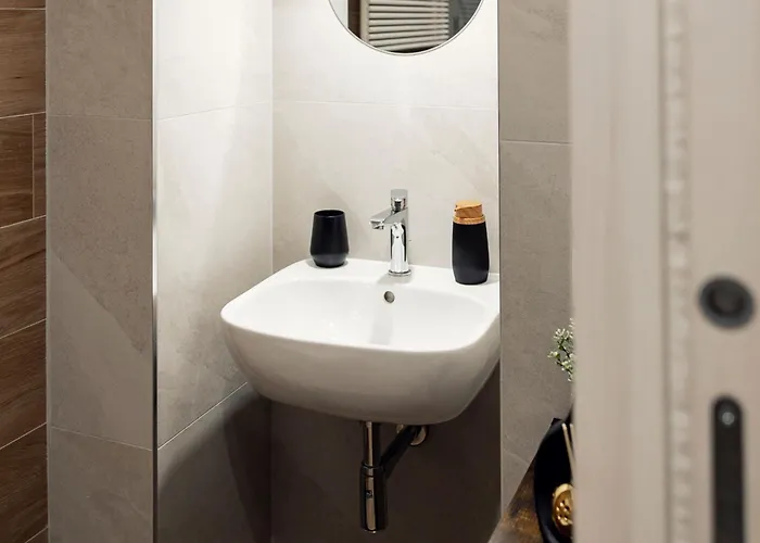 Rehouse - Luxury W Jacuzzi